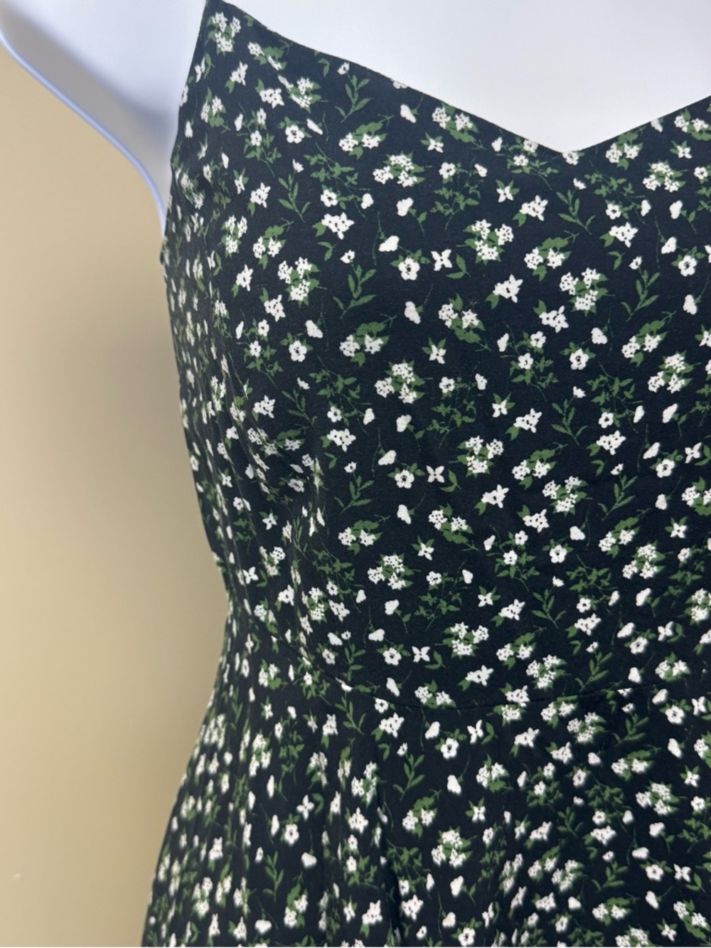 Floral Spaghetti Strap Dress in Black and White green flowers size L old navy - Picture 2 of 11